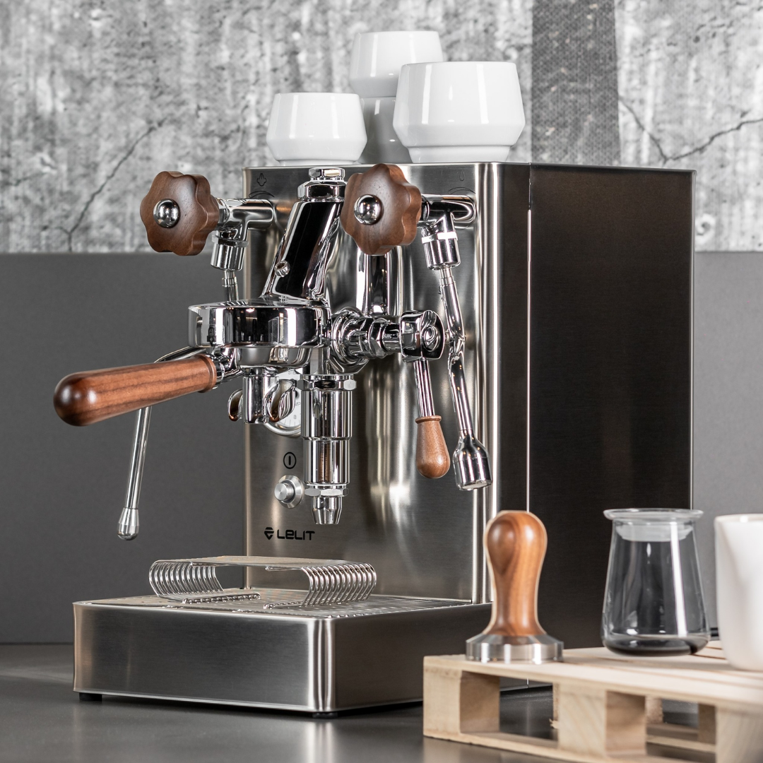 Lelit-mara-x-v2-pl62x-coffee-machine-lifestyle_1.png