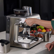 Breville Barista Express Impress Coffee Machine