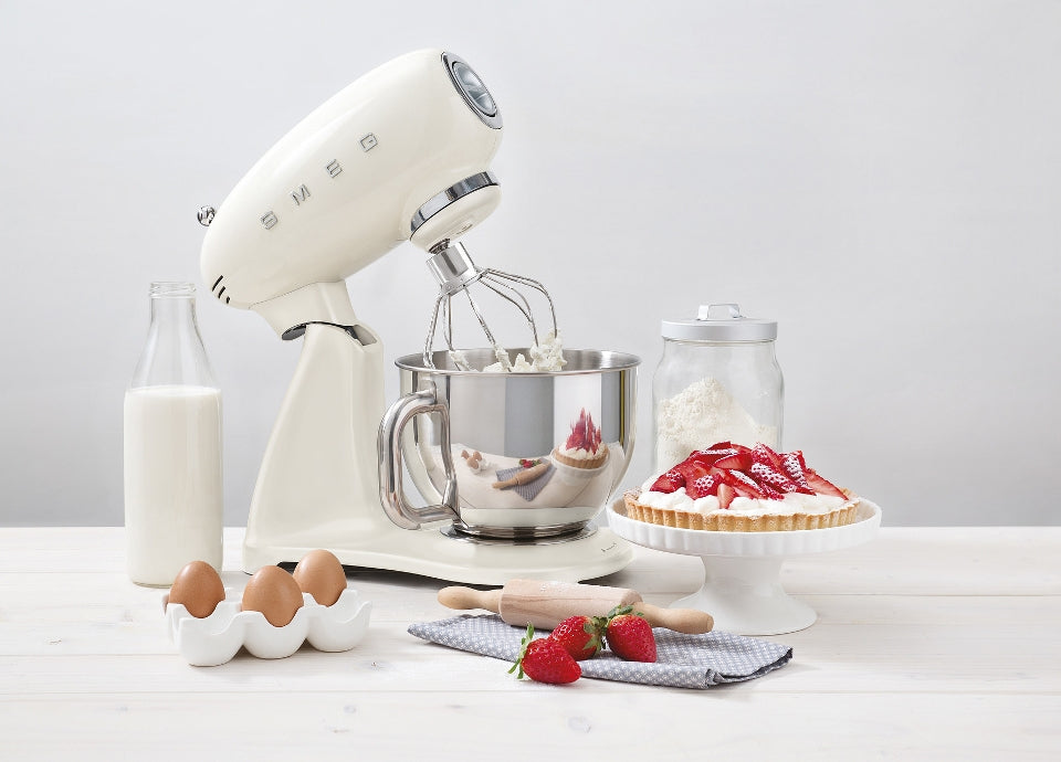 Smeg Stand Mixer SMF03- Carton Damaged